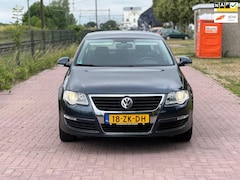 Volkswagen Passat - 1.6 CLASSIC MOTOR Comfortline Business NAVI/CLIMA