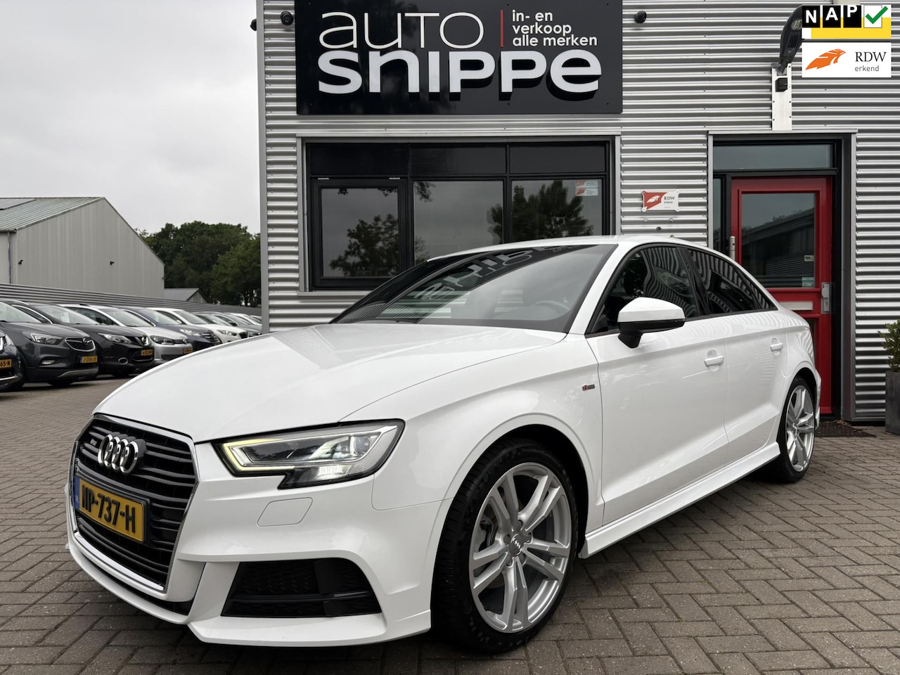 Audi A3 Limousine - 1.4 TFSI CoD Sport S Line Edition -AUTOMAAT-S LINE-LED-HALF LEDEREN SPORTSTOELEN-CLIMA-CRU - AutoWereld.nl