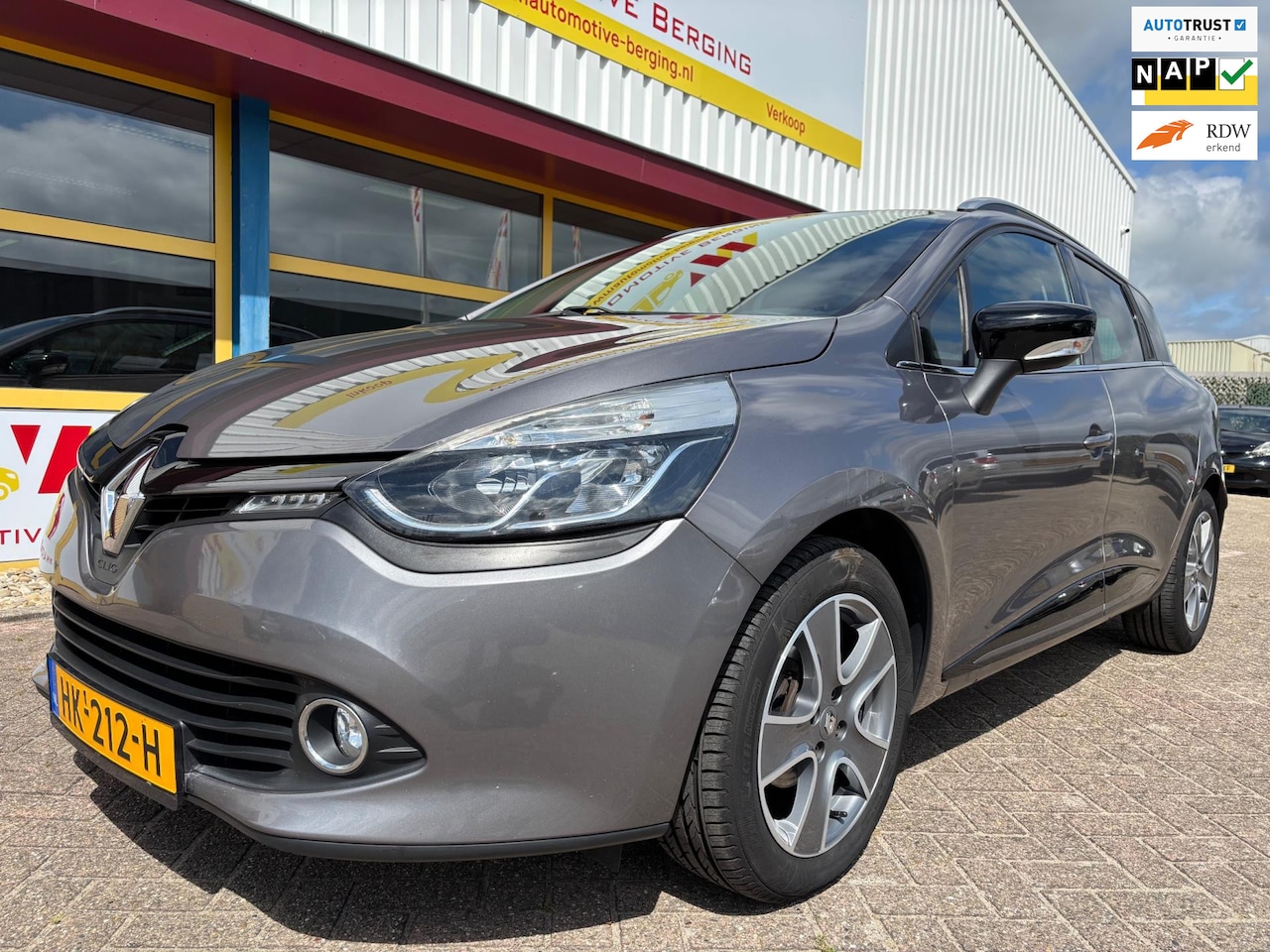 Renault Clio Estate - 0.9 TCe Night&Day NAVI APK T/M 23-5-2026 - AutoWereld.nl