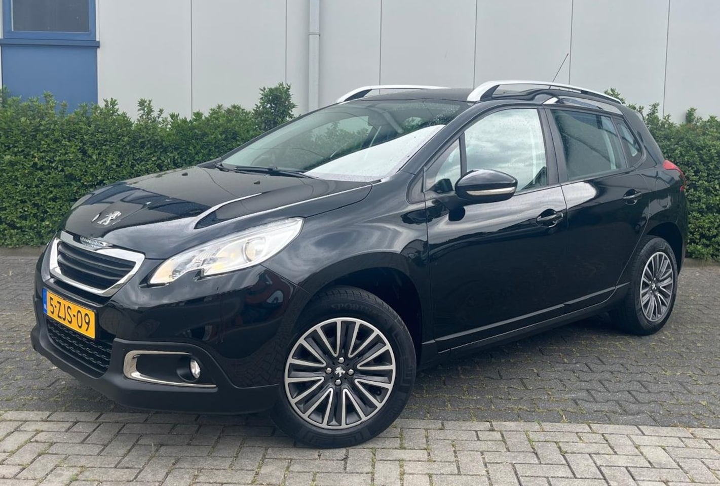 Peugeot 2008 - 1.2 PureTech 82pk Active Panoramadak - AutoWereld.nl