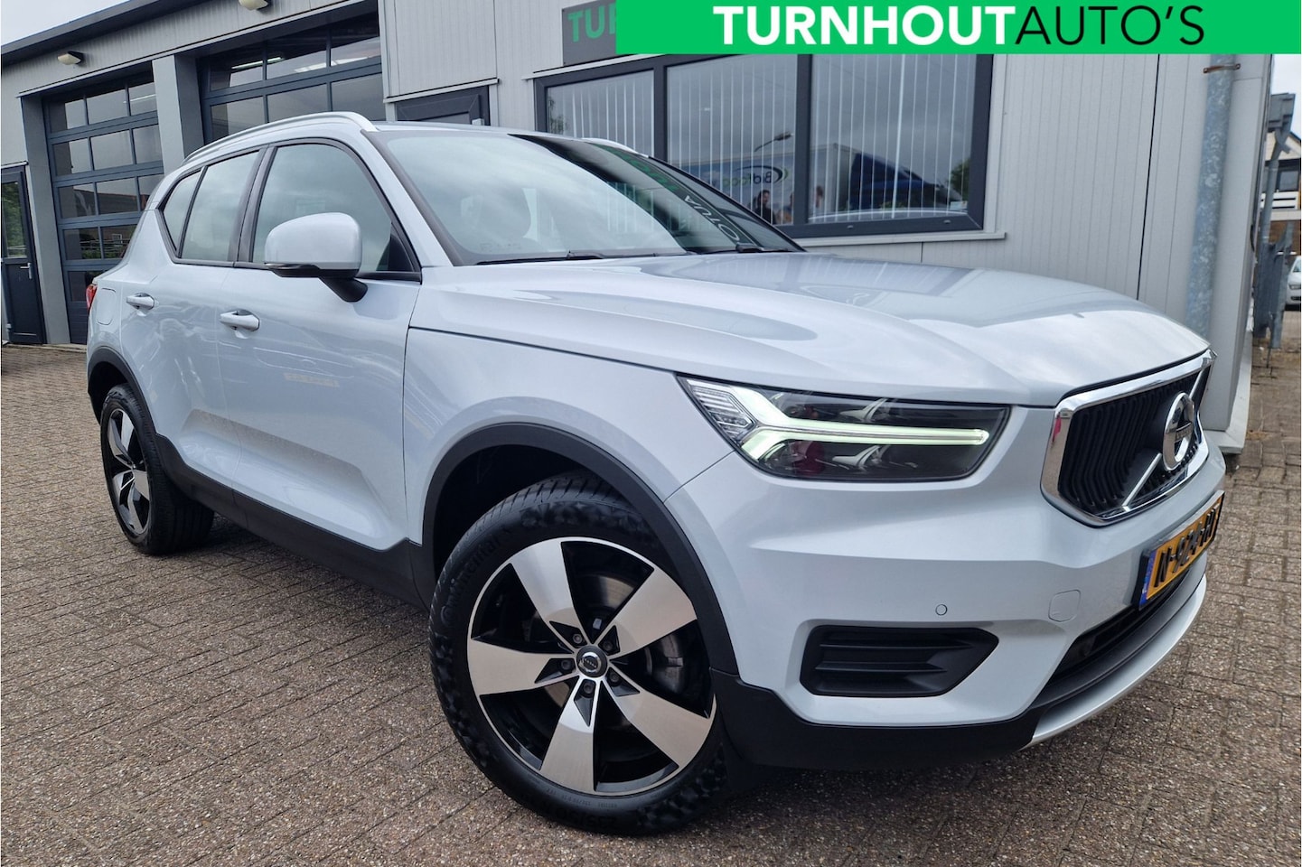 Volvo XC40 - 1.5 T2 Momentum Business Camera | Climate Pack - AutoWereld.nl