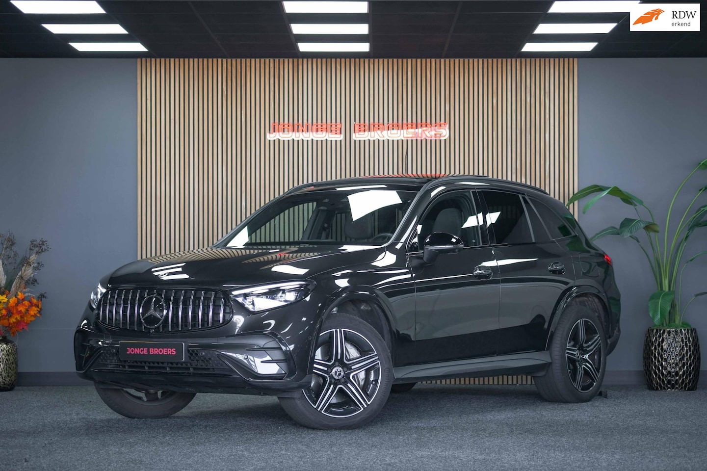 Mercedes-Benz GLC-klasse - 400e 4MATIC AMG Line |Pano|Burmester|Luchtv. - AutoWereld.nl