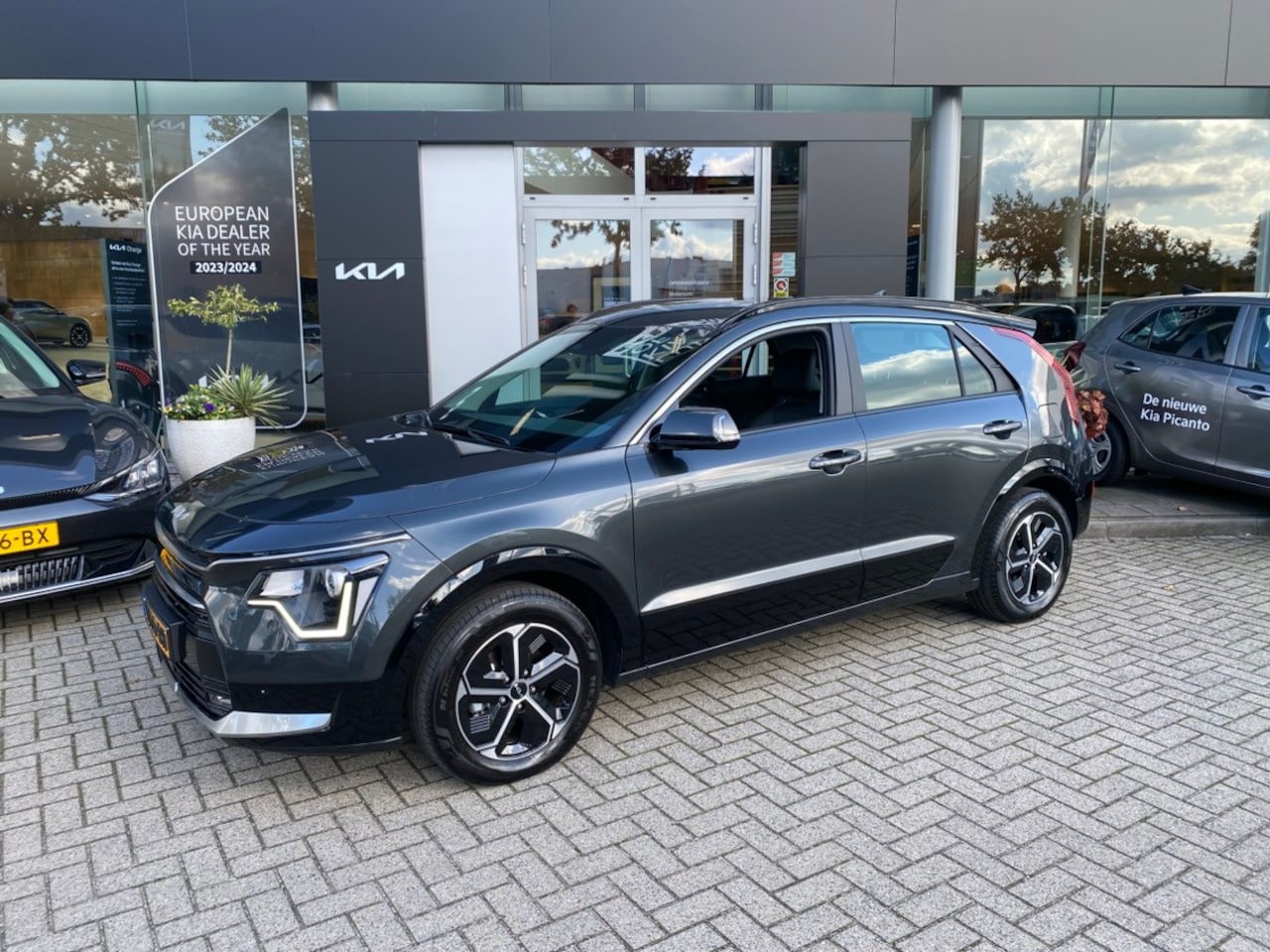 Kia Niro - 1.6 GDi Hybrid DynamicLine Navi+Camera // PDC v+a // Adaptieve Cruise // Keyless // Apple - AutoWereld.nl