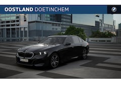 BMW 5-serie - 530e M Sport Automaat / Trekhaak / Bowers & Wilkins / M Multifunctionele Stoelen / Adaptie