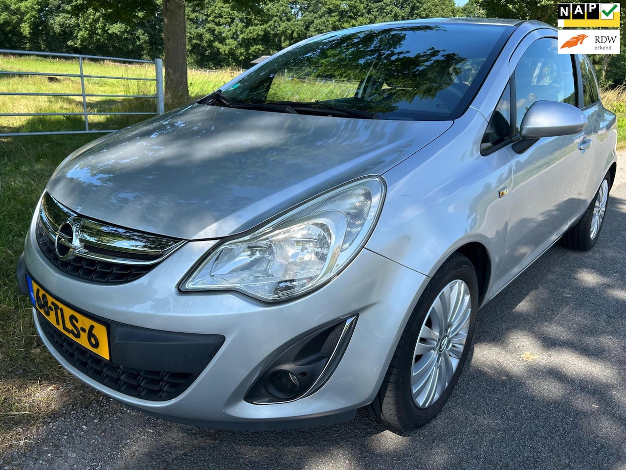 Opel Corsa - 1.2-16V Cosmo prachtige staat navi bluetooth - AutoWereld.nl