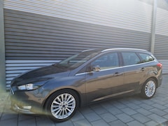 Ford Focus Wagon - 1.0 Titanium Edition Climatronic pdc camera navigatie NAP nieuwstaat
