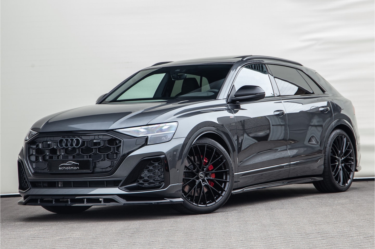 Audi Q8 - 60 TFSI e quattro Competition Pano, Aero-pack, RS stoelen, Carbon, 23" - AutoWereld.nl