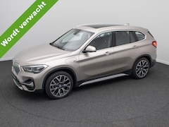 BMW X1 - xDrive25e High Executive X Line LED ACC Camera Panoramadak Head Up Trekhaak