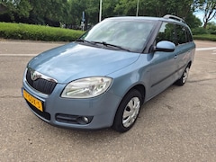 Skoda Fabia Combi - 1.6-16V Ambiente, Airco, 1 Jaar Apk