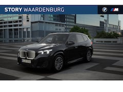 BMW iX1 - eDrive20 M Sport / Panoramadak / Trekhaak / Sportstoelen / Achteruitrijcamera / Adaptieve