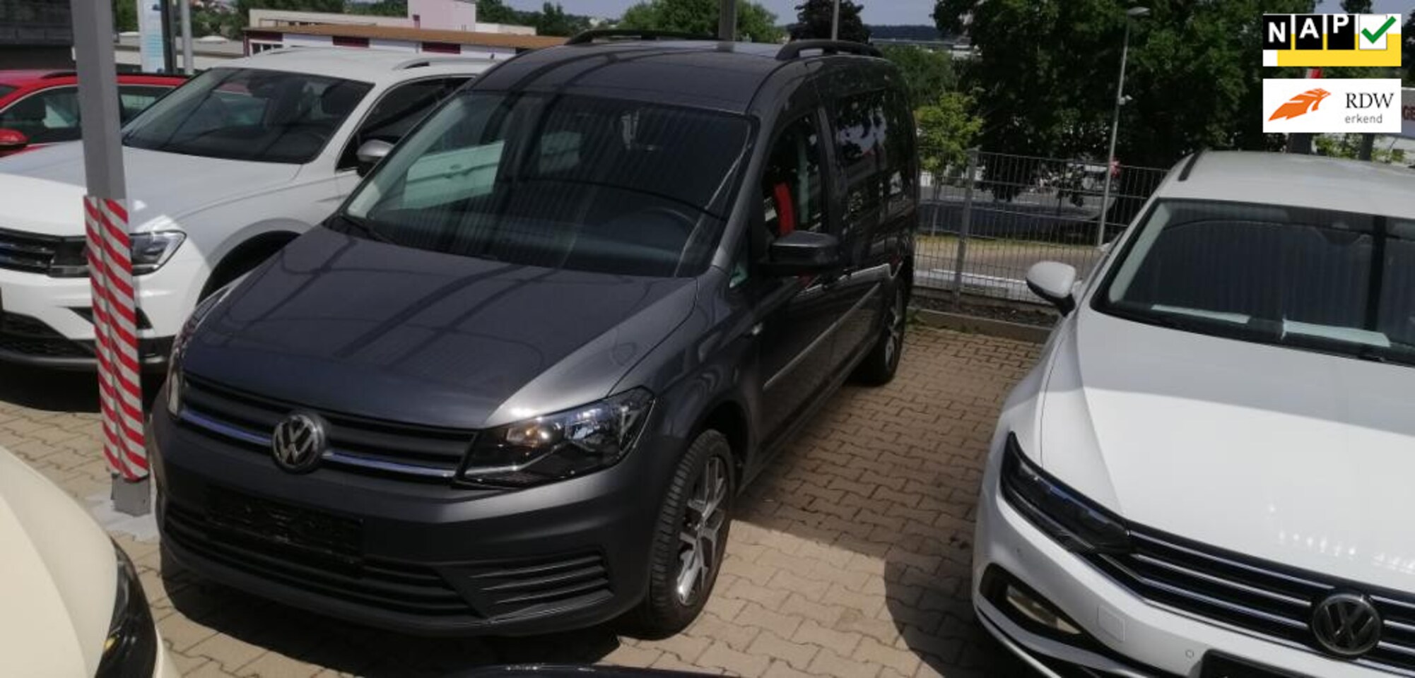 Volkswagen Caddy Maxi - 1.0 TSI Trendline Maxi 75KW 7P trekhaak 17 Inch - AutoWereld.nl