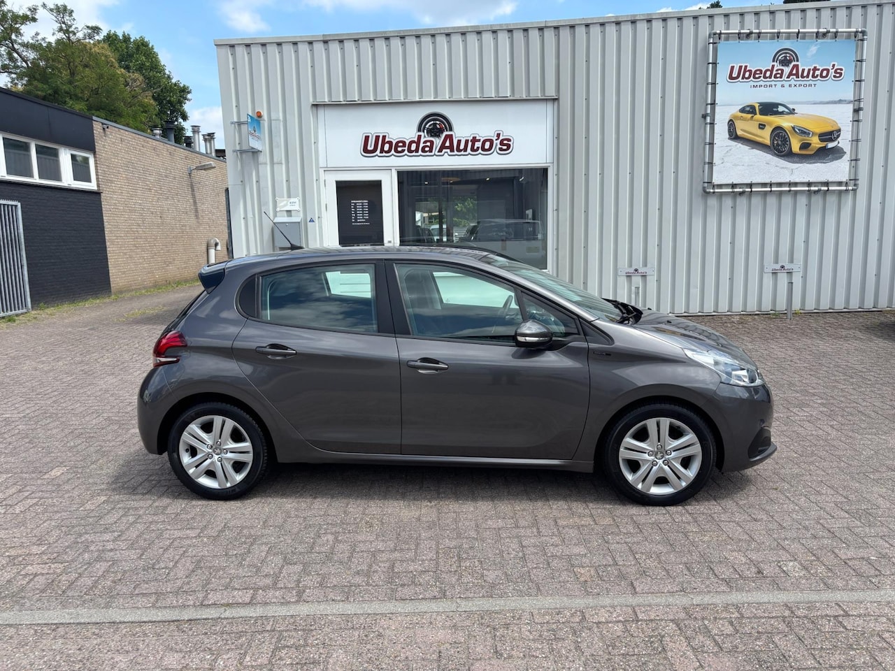 Peugeot 208 - 1.2 PureTech Signature NL AUTO KM 127107 NAP 7999E - AutoWereld.nl