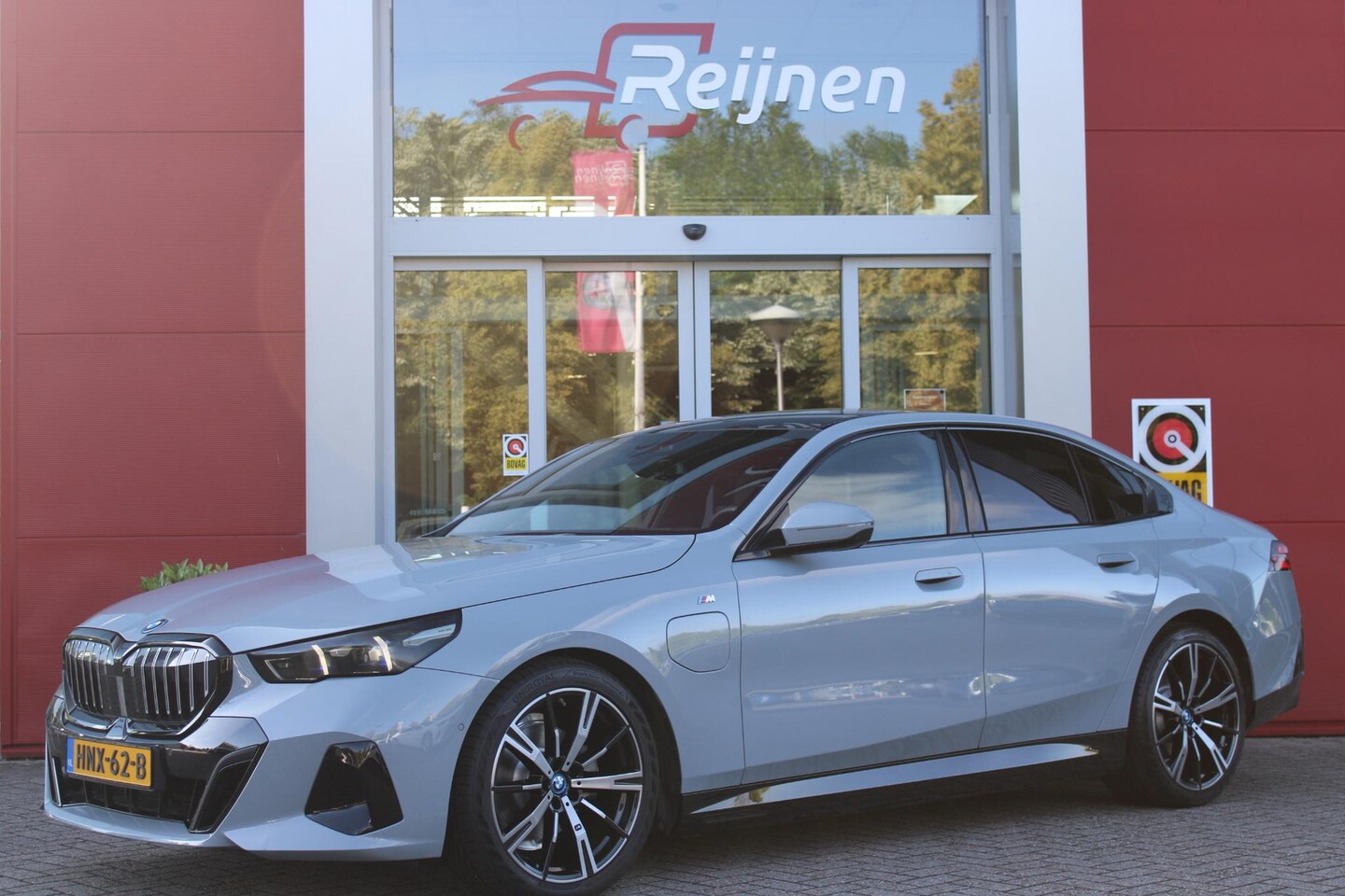 BMW 5-serie - 530e M-SPORT PRO 300PK (nieuw model) | PANORAMA DAK | M-SPORT PAKKET | M-SPORT AERODYNAMIC - AutoWereld.nl