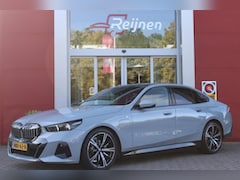 BMW 5-serie - 530e M-SPORT PRO 300PK (nieuw model) | PANORAMA DAK | M-SPORT PAKKET | M-SPORT AERODYNAMIC