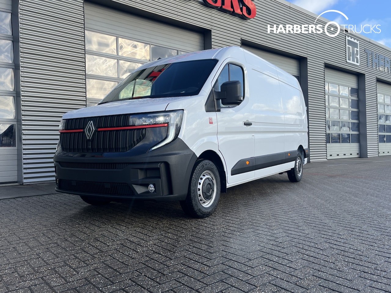 Renault Master E-Tech - (Electric) Red Limited Carplay, 1.5T trekvermogen - AutoWereld.nl