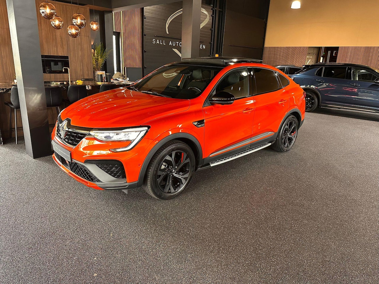 Renault Arkana - 1.6 E-Tech Hybrid 145 R.S. Line Pano/Trekhaak/360/Leder - AutoWereld.nl