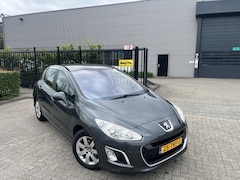 Peugeot 308 - 1.6 e-HDi Panoramadak|Navigatie|Clima 2012