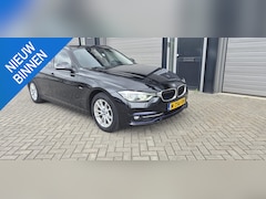 BMW 3-serie Touring - 318d Sport Line AUT*190PK*Harman Kardon*Clima*Navi*Stoelverwarming enz
