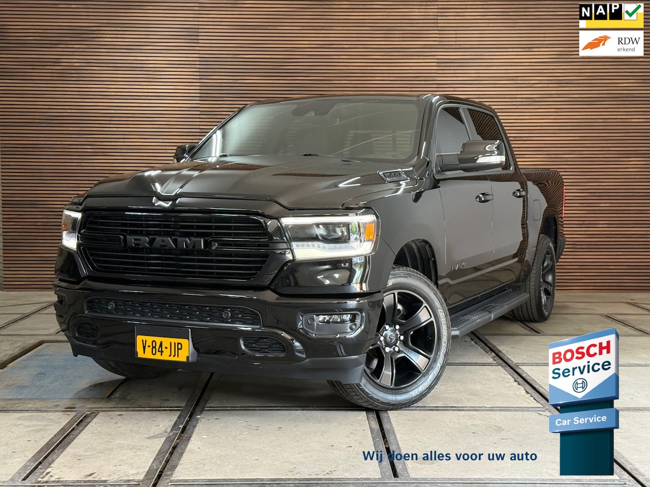 Dodge Ram 1500 - 5.7 V8 4x4 Crew Cab Sport | Full BLACK | Camera | ALPINE | Soft Cover | Apple Carplay | Cr - AutoWereld.nl
