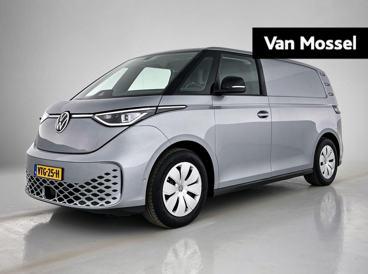 Volkswagen ID. Buzz Cargo - 77 kWh | Automaat | Airco | Camera | Trekhaak | Adaptive cruise control | Parkeerhulp voor - AutoWereld.nl
