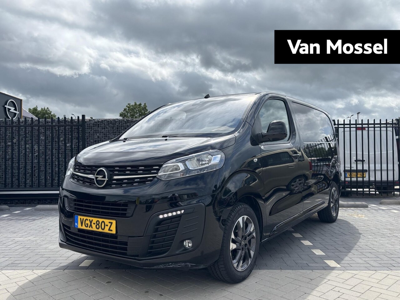 Opel Vivaro - 2.0 CDTI L2H1 Innovation 2.0 CDTI L2H1 Innovation - AutoWereld.nl