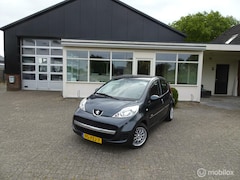 Peugeot 107 - 1.0-12V Millesim 200