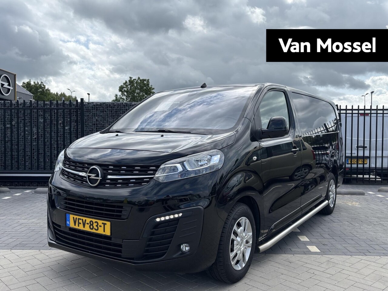 Opel Vivaro - 2.0 CDTI L3H1 Innovation | Camera | Navigatie | Airco | Parkeersensoren - AutoWereld.nl