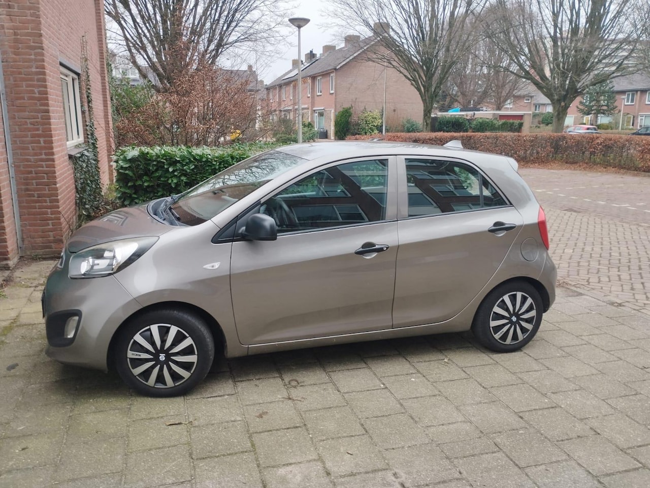 Kia Picanto - 1.0 CVVT Airco Vervanging motor km stand 98554 en APK tot 10-07-2026 - AutoWereld.nl