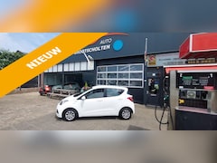 Hyundai i10 - 1.0i 66pk Blue 4pl. i-Drive Blue Navi , Clima