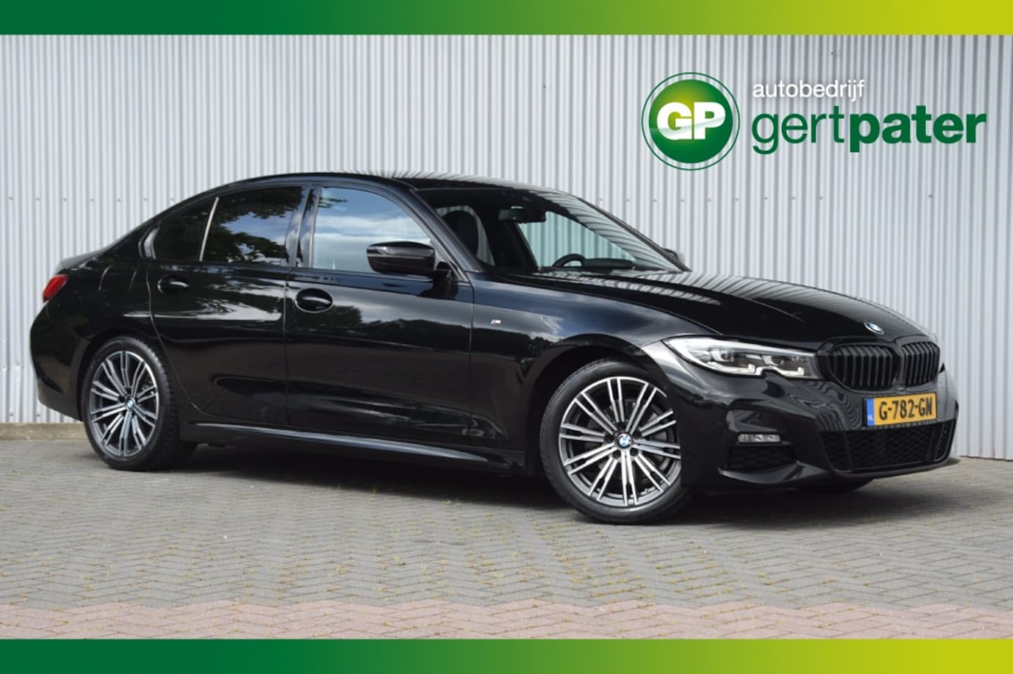 BMW 3-serie - 320i M-Sport High Executive Leer/LED/Navi/Camera - AutoWereld.nl