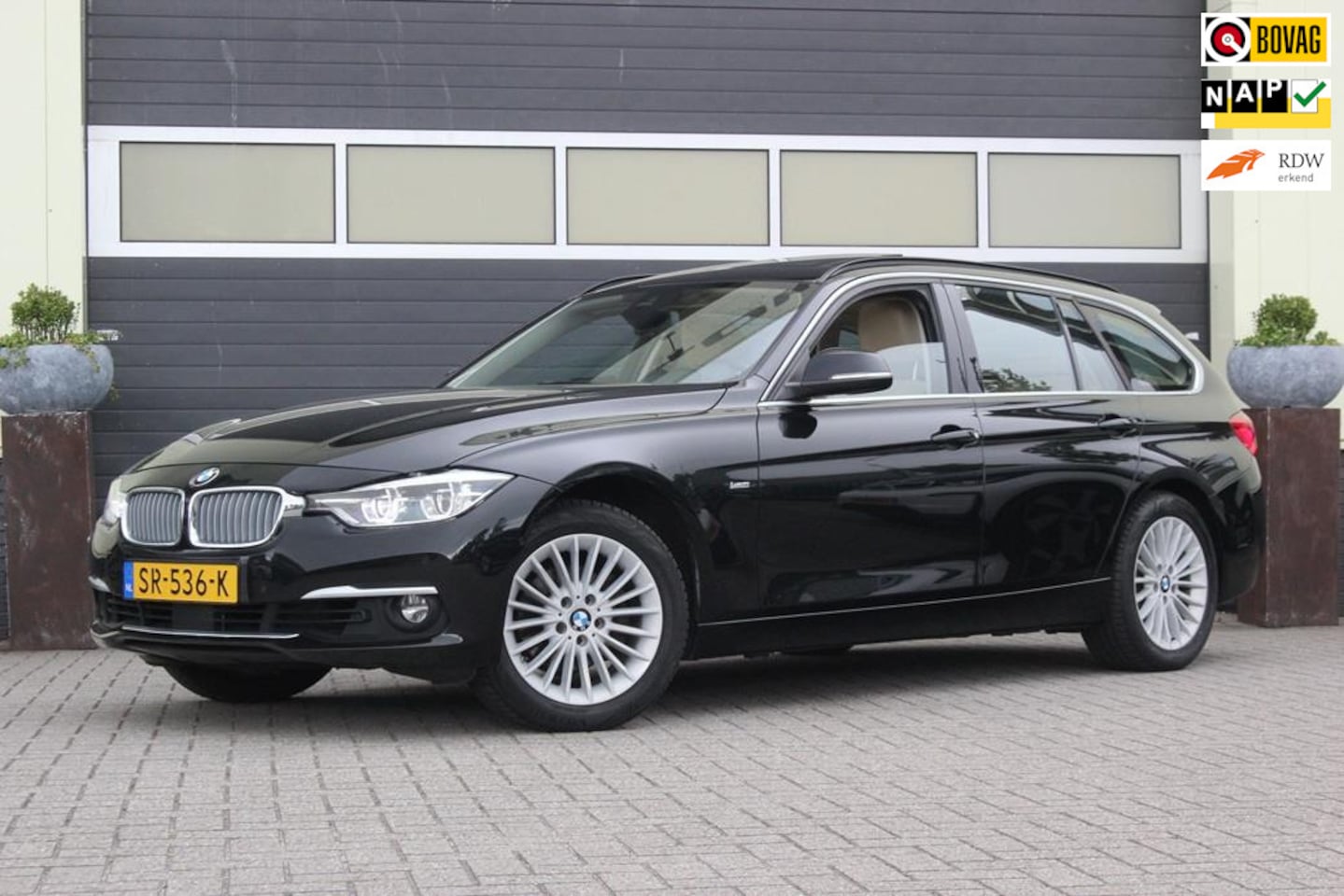 BMW 3-serie Touring - 320i Luxury Edition | Panoramadak | - AutoWereld.nl