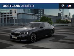 BMW 5-serie - 530e M Sport Automaat / Trekhaak / Bowers & Wilkins / Adaptieve LED / Comfort Access / Sto