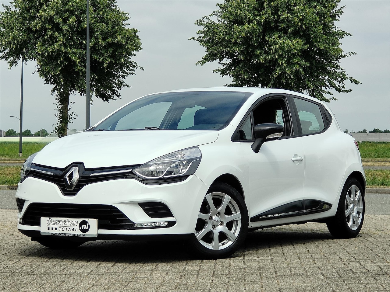 Renault Clio - 0.9 TCe Life | Navigatie | Cruise - AutoWereld.nl