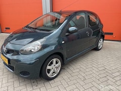 Toyota Aygo - 1.0-12V Aspiration Green Navigator