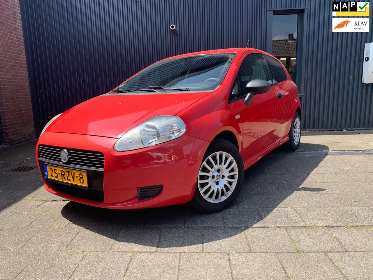 Fiat Grande Punto - 1.3 M-Jet Actual 1.3 M-Jet Actual, APK 25-6-2026! ZEER GOED ONDERHOUDEN! - AutoWereld.nl