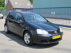 Volkswagen Golf - 1.6 FSI Trendline
