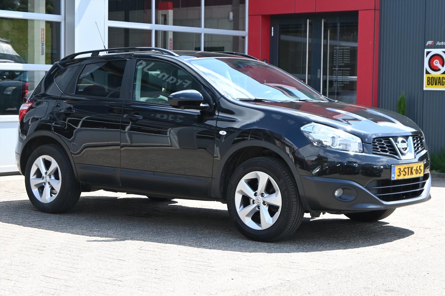 Nissan Qashqai - 1.6 117pk | 360 Camera | Navi | Trekhaak | Panorama | Climate | Cruise - AutoWereld.nl