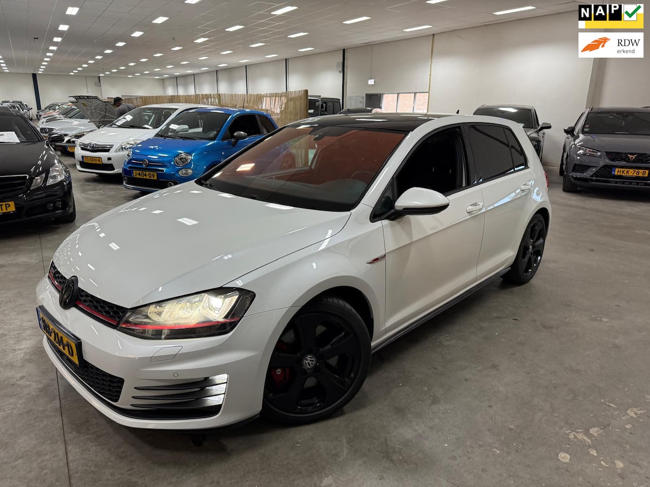 Volkswagen Golf - 2.0 TSI GTI Performance / PANORAMADAK / DEALER ONDERHOUDEN / NAP - AutoWereld.nl