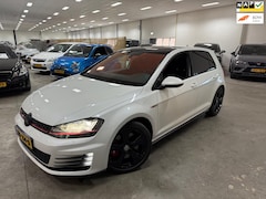 Volkswagen Golf - 2.0 TSI GTI Performance / PANORAMADAK / DEALER ONDERHOUDEN / NAP
