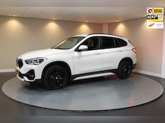 BMW X1 - SDrive18i High Executive *Sfeerverlichting* M-Stuur|M-Pook|Stoelverw