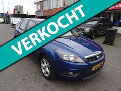 Ford Focus - 1.6 Ghia/Airco/Cruise/LMV/dealeronderhoud