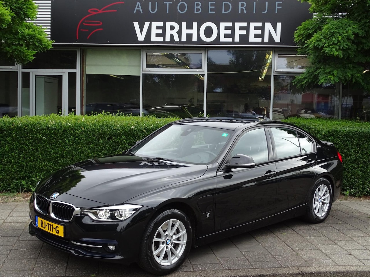 BMW 3-serie - 330e Edition Luxury Line Purity High Executive - STOELVERWARM - PARKEERCAMERA - VOL ONDERH - AutoWereld.nl