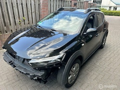 Dacia Sandero Stepway - 1.0 met linker voorschade