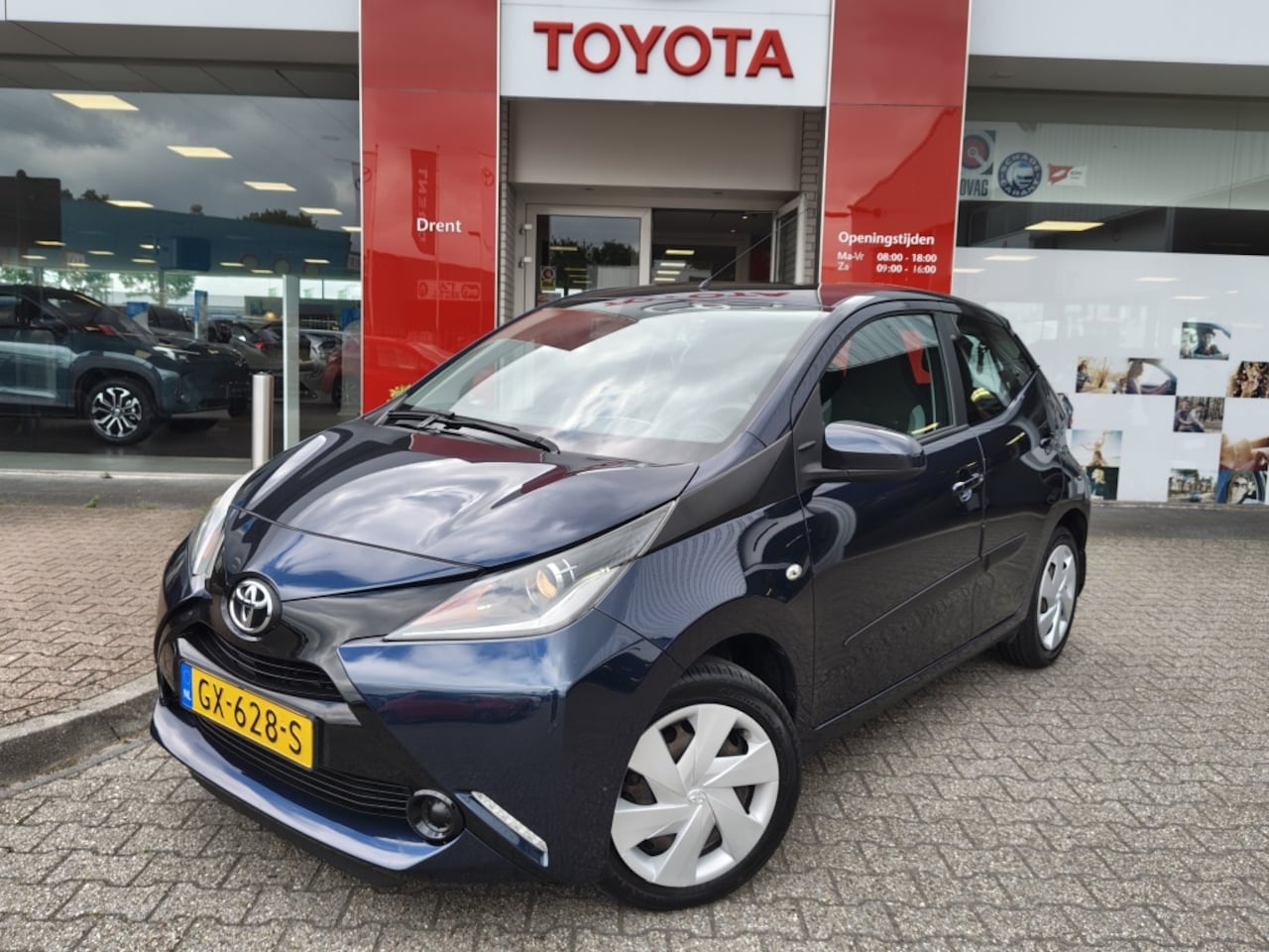 Toyota Aygo - 1.0 VVT-i x-joy | Airco | Bluetooth | El. Verstelbare Spiegels - AutoWereld.nl