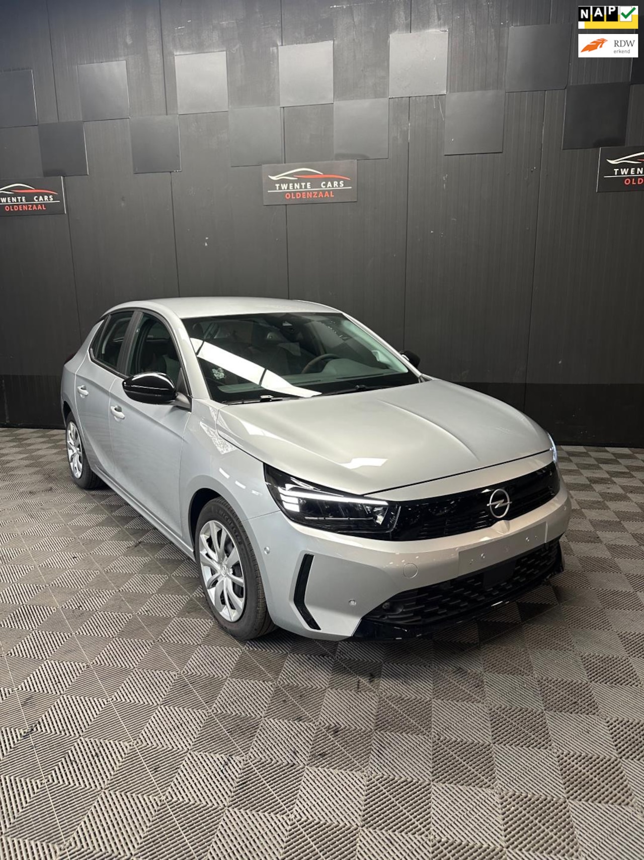 Opel Corsa - 1.2 Edition | Camera | Carplay | Navi | Led | - AutoWereld.nl