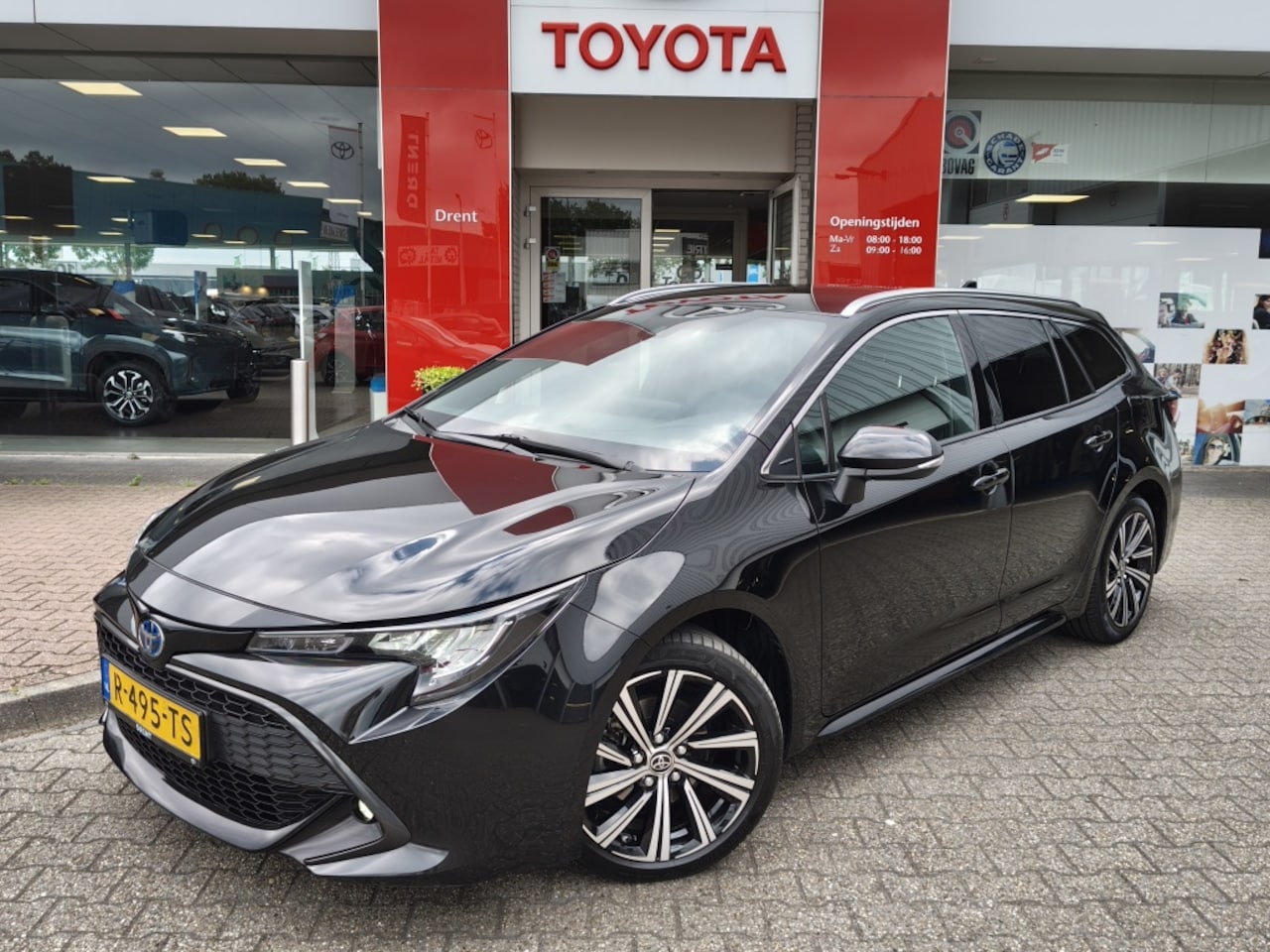 Toyota Corolla Touring Sports - 1.8 Hybrid Business Plus | Navi | Keyless Entry | Stoelverwarmin - AutoWereld.nl