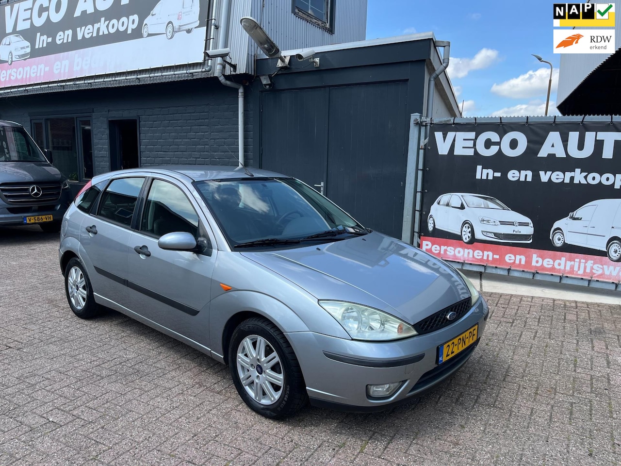 Ford Focus - 1.6-16V Futura ecc airco met nieuwe apk leder - AutoWereld.nl