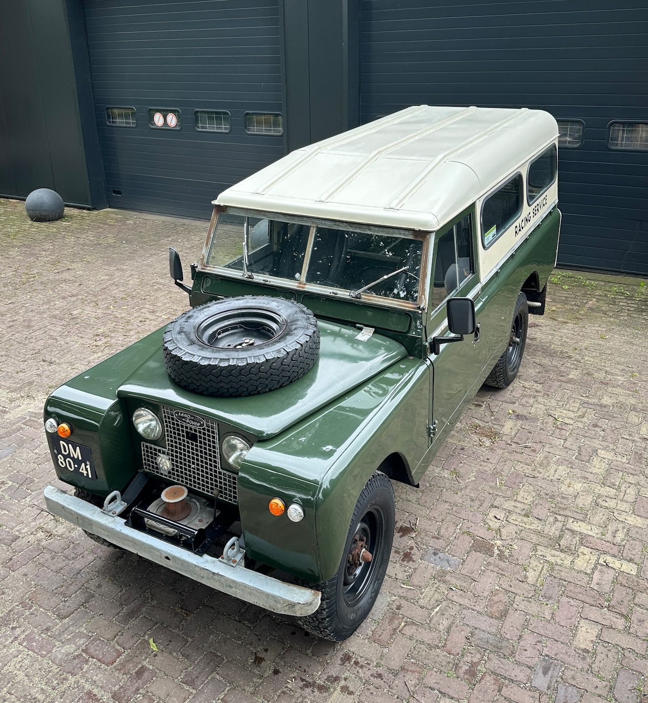 Land Rover Defender - 2.3 109" Stationwag. LPG belastingvrij restomod pickup soft top - AutoWereld.nl