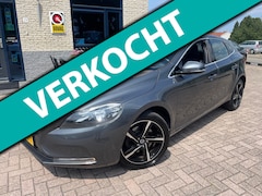Volvo V40 - 1.6 T4 Momentum-Bluetooth-NAV-PDC-NL auto