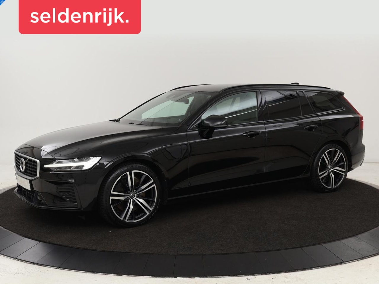 Volvo V60 - 2.0 T8 Recharge AWD R-Design | Trekhaak | Stoelverwarming | Camera | Harman/Kardon | Adapt - AutoWereld.nl